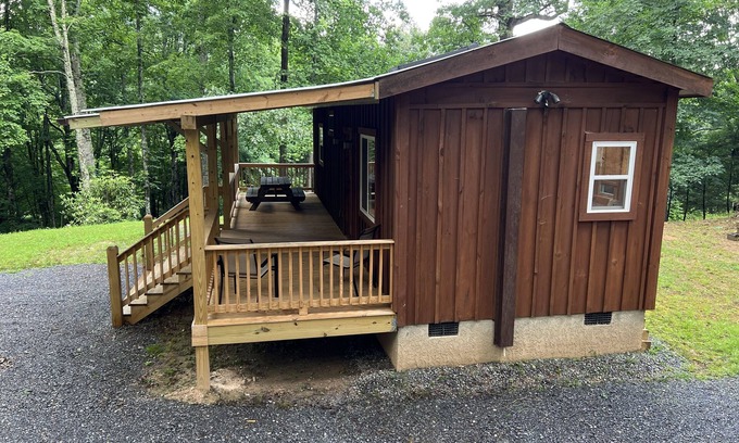 Waynesville Cabin | New listingnSecluded NEW Cabin close to Waynesville & Lake Junaluska