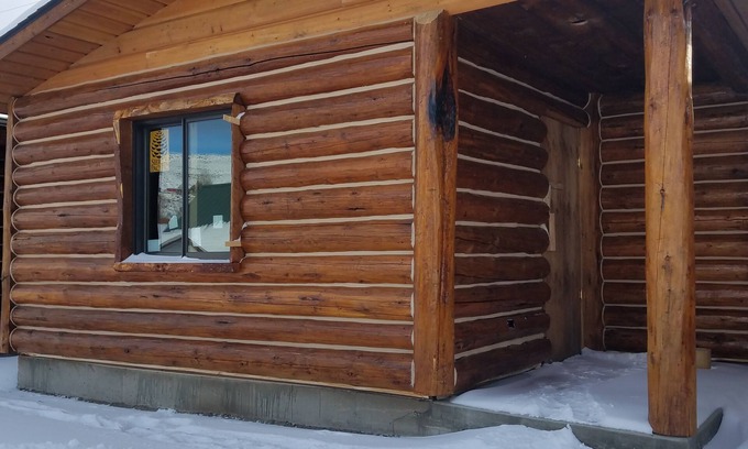 Gardiner Cabin | New log cabin, steps away from Yellowstone