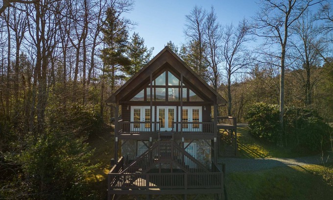 Sparta Cabin | NEW! Log Cabin with Unbelievable Long Range Mountain Views!