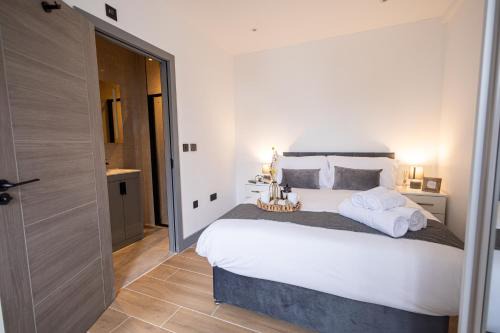 West Finchley Apartment | New London 2 Bedroom, 2 Bathroom Flat