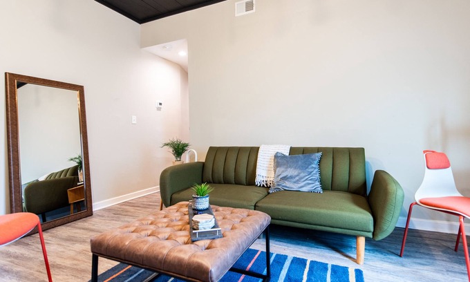 Germantown Apartment | NEW ⭐️ Louisville Dream Oasis 2 bed +W/D+Mesh WiFi in FUN Logan Street Market