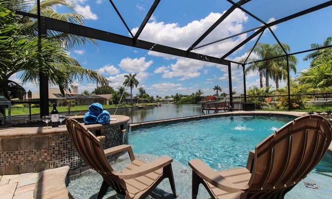 Fort Myers Villa | New Lowered Prices for Sept & Oct. Come to Paradise waterfront tropical pool!