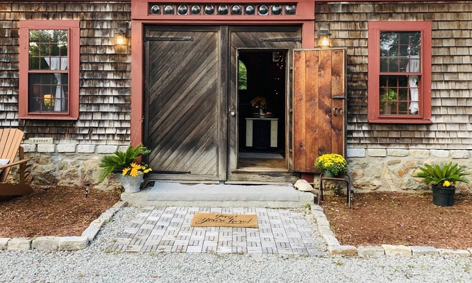 Hingham House | New- Lux Barn Retreat! Private, and beautiful escape.