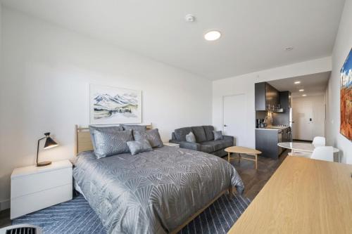 Park City Apartment | New Lux Studio with Hot Tub and Amazing Views
