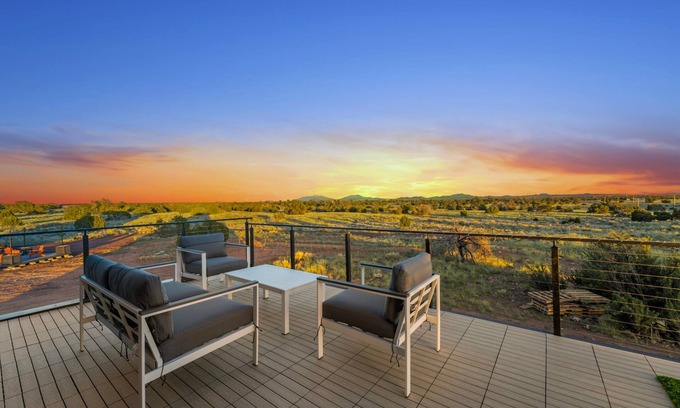 Valle House | NEW Luxe Desert Retreat Near Grandcanyon S Rim