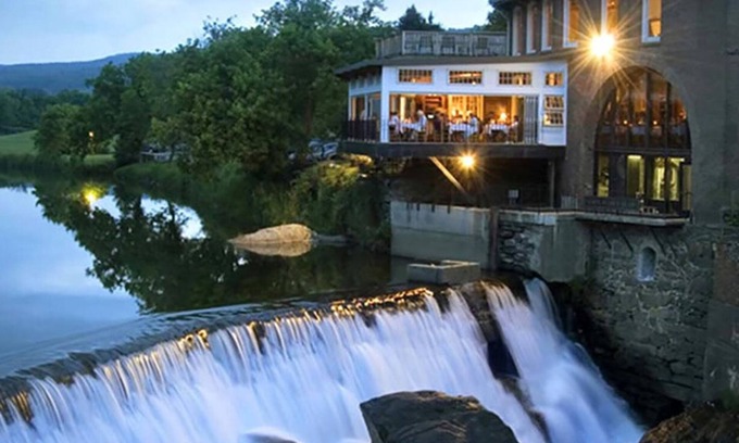 Bethel House | NEW! Luxe Lodge with Best Views, near Silver Lake + Woodstock