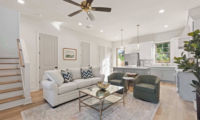 Lafayette House | New Luxe Oaks River Ranch King Bed A+Location