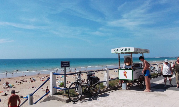 Saint-Pair-sur-Mer Apartment | New luxury apartment in the city center, 300 meters from the beach