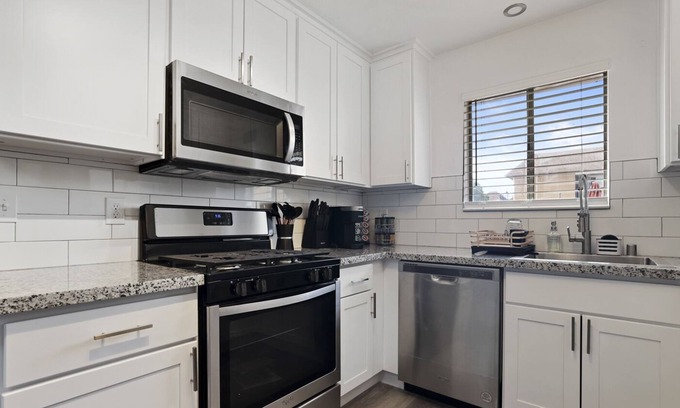 Ceres House | New Luxury apartment: spacious 2 beds 1 bath