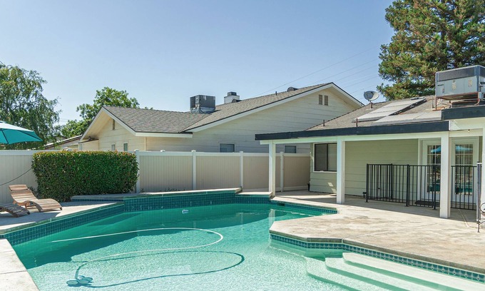 Greenacres Villa | New! Luxury Getaway Villa, 4BD/3Bath w/ Pool!