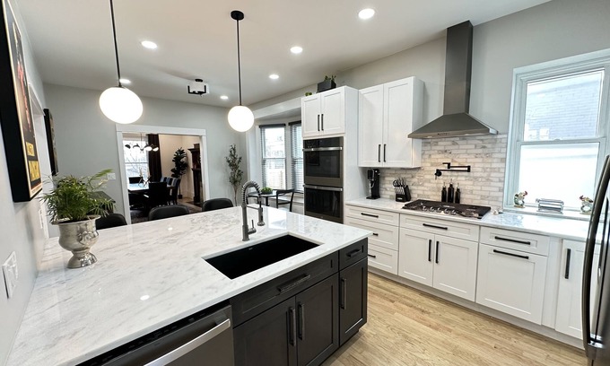 Berkeley House | NEW Luxury Home w/HOT TUB, Fire Pit & Private Yard Denver Highlandsnn