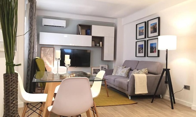 Ensanche Centro Apartment | New luxury house in the center! Nuevo Piso de lujo en el centro.