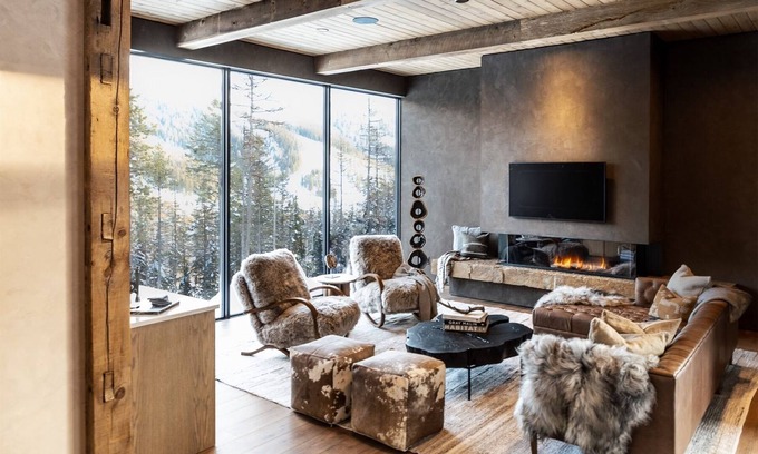 Whitefish House | New! Luxury Ski in Ski out Home at Whitefish Mountain Resort - Private Hot Tub & Gym