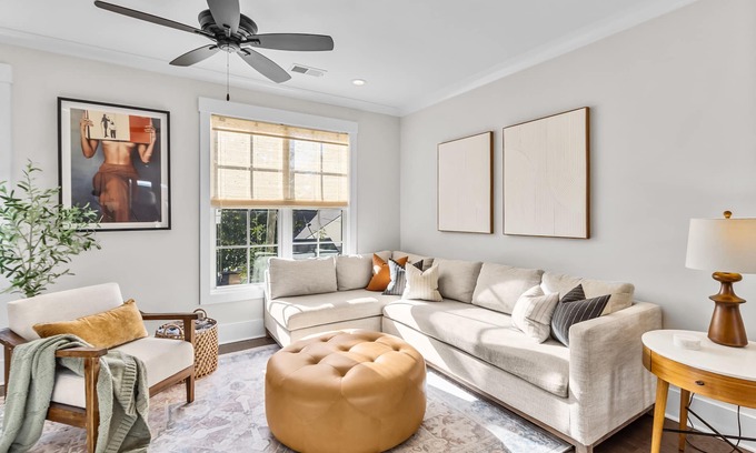 Greenville Downtown House | New Luxury Townhouse - Central to Downtown Greenville