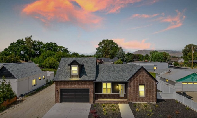 Lehi House | New! Main Street Retreat | BBQ | Pac-Man