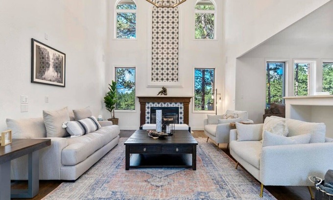 Woodmoor House | New! Mansion Retreat! Sleeps 20 + Games + Dogs OK