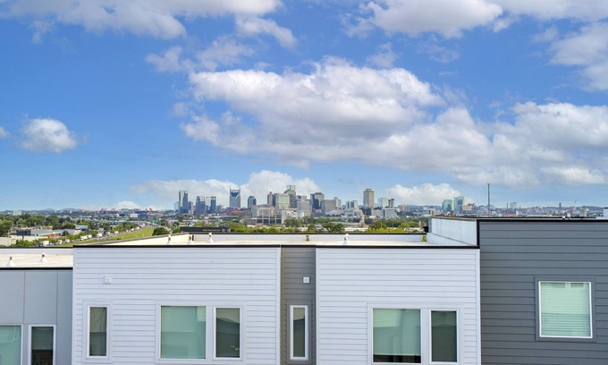 Katie Hill Neighborhood House | New! Minutes to Broadway w/Skyline Views!