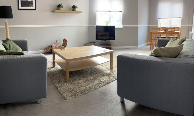Windsor City Centre Apartment | New Modern, cosy, cool 1 bedroom apartment in the heart of Windsor