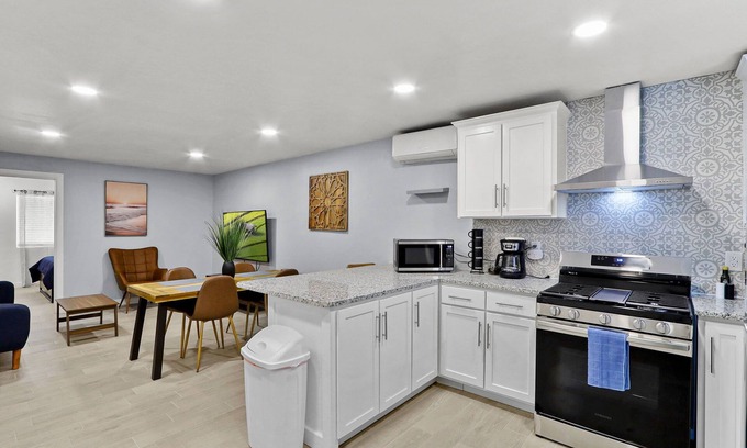 El Paso Apartment | New! Modern Fully Remodeled 3BR/2BA Spacious Apt
