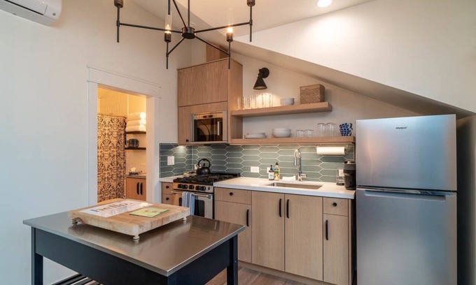 Downtown Flagstaff Apartment | New modern loft 5 minute walk to downtown.