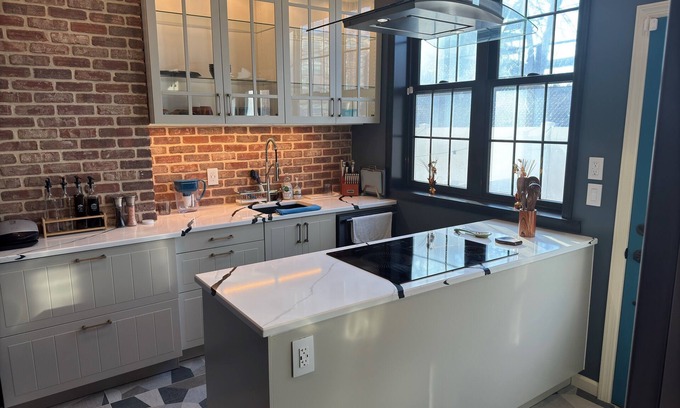 Jersey City Apartment | NEW! Modern Private Entrance, 2BD Apt. Minutes to NYC