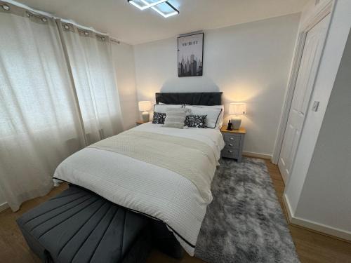 Belle Vue House | NEW Modern Townhouse Holiday Home Free Parking