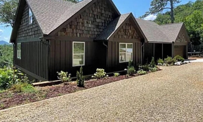 Dillard House | New Mountain Modern Board and Batten 4 bedroom/ 3 Full bathroom Family Home