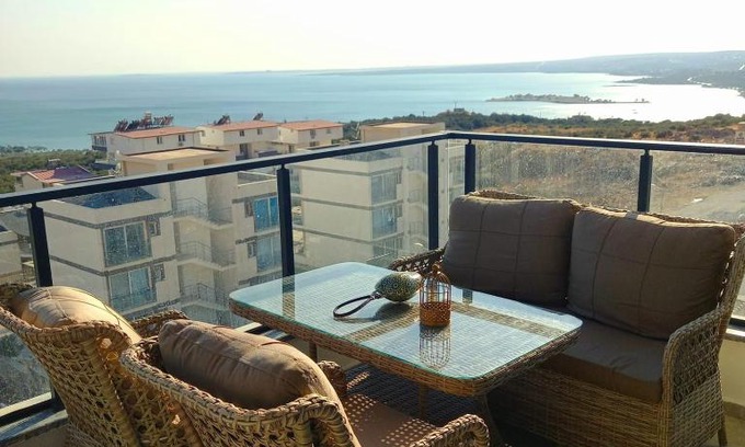 Akbuk Apartment | New Old Design House