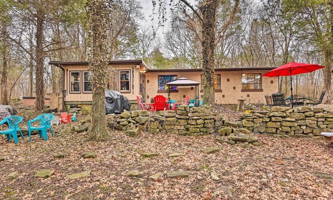 Green Hill House | NEW! Old Hickory Lakefront Home: Fire Pit & Grill!