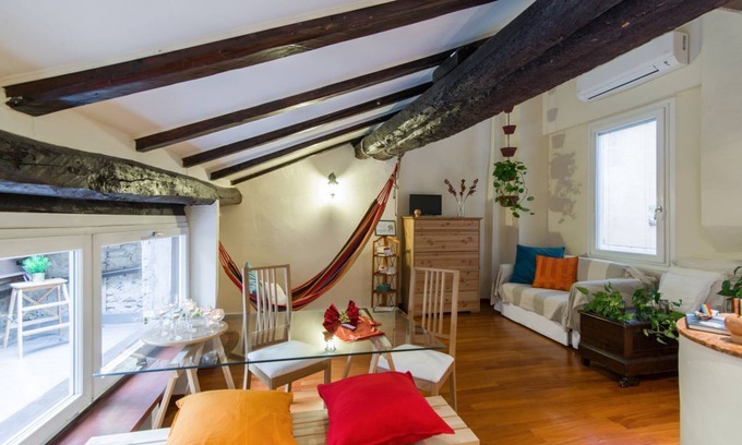 Historic Center Apartment | New one bedroom apartment near Piazza Santo Stefano