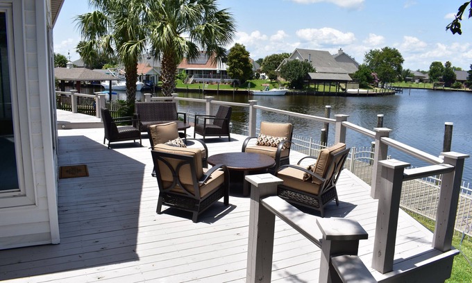 Slidell House | New Orleans Area Private 4BR waterfront home! Swim Boat Grill !