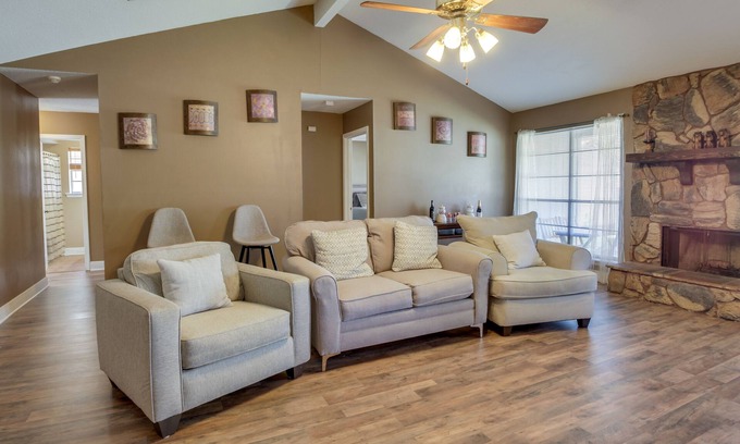 Old Aurora House | New Orleans Home w/Backyard Near French Quarter