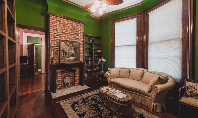 Garden District House | New Orleans Suite-Lower Garden District