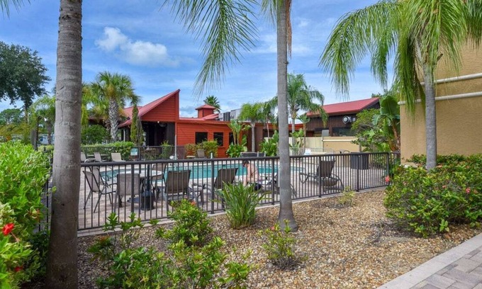 National Gardens Condo | NEW! Ormond Beach Retreat! WiFi and Pool!