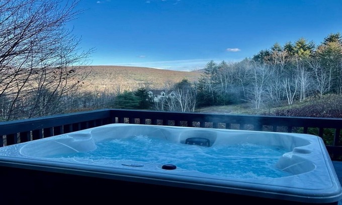 Windham Condo | NEW OUTDOOR HOT TUB! 1-Bedroom Luxury Suite + Full Kitchen - Haus Windham