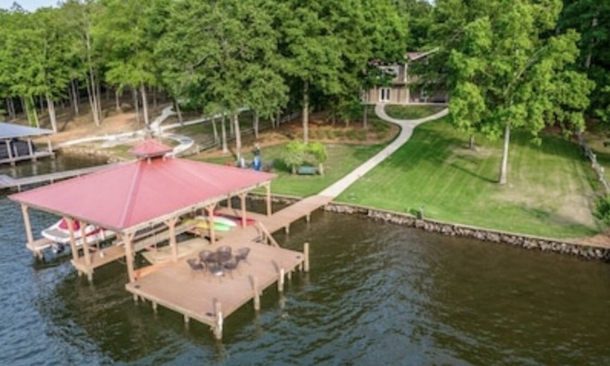 Eatonton House | NEW OWNERS: Family Lakefront Retreat: huge dock/kayak/fish/fire pit/amenities