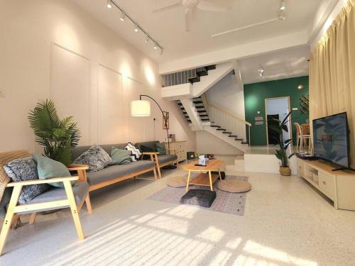 Ss 4 Villa | New! Petaling Jaya Landed Corner Home 4 BedRooms for up to 17 pax, Kelana Jaya, BBQ ,Paradigm Mall, LDP