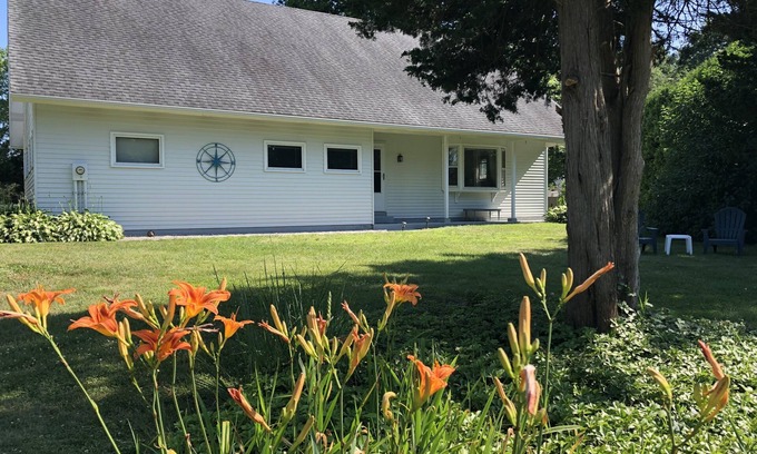 Mystic - New London House | New photos with many updates! Bring your EV cord and adapter! Walk to the fun!