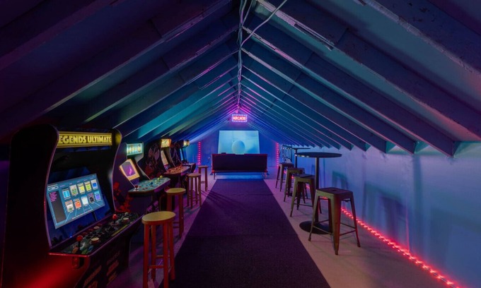 Donelson House | New: Playground: Hot Tub|Games|Pool|Broadway Buzz