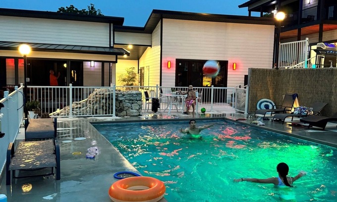 Indian Point Villa | New Poolside Villa w/Game Room & Hot Tub! 3 Min to SDC, 15 Min to Branson Strip