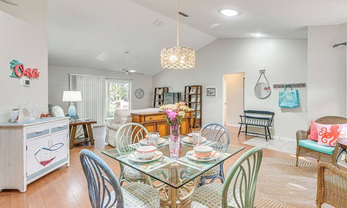 Tall Pines House | New Port Richey Home w/Charcoal Grill Near Hiking