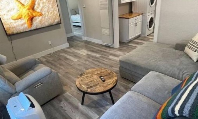 Central - Terry House | New! Renovated 2BD Home in Downtown