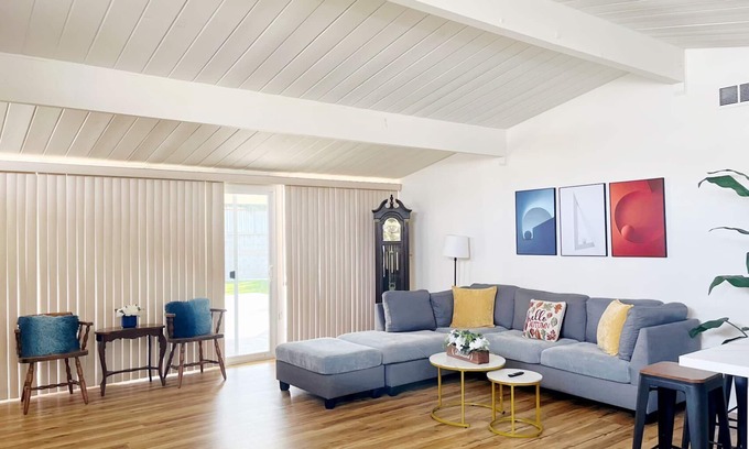 Walnut Valley House | New Renovated 3BD/2BA House(1K Mbps Wifi, Netflix,Pet-friendly)