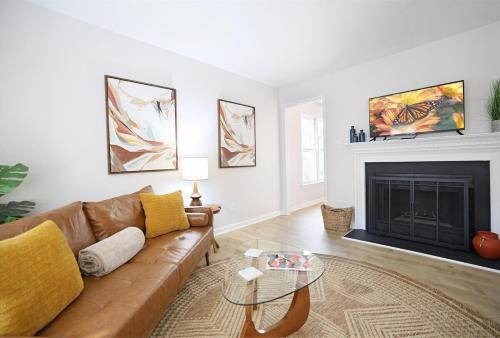 Durham Apartment | New & Renovated Modern Retreat 2 mi from Duke
