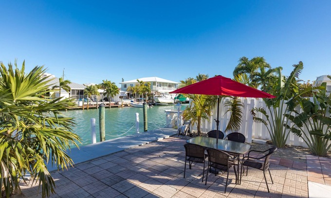 Key Colony Beach House | New Renovated Waterfront KCB Home 2/2 -30 ft Dock w/POOL and BEACH access