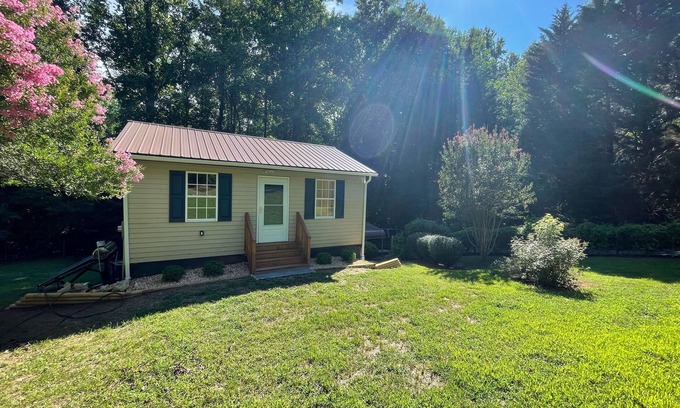 Westminster Cabin | *NEW RENTAL* - Cozy Cabin on the River! - Family Fun & Outdoors