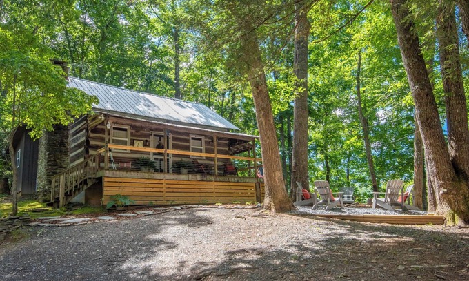 Fleetwood Cabin | New Rental overlooking the New River - Cozy Cabin Between Boone and West Jefferson