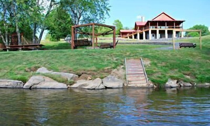West Jefferson House | New River Retreat Lodge - West Jefferson, NC