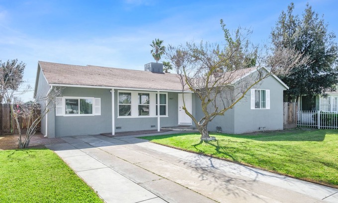 Fresno House | New, Safe, Perfect 3B/2Bth for Bus & Fun