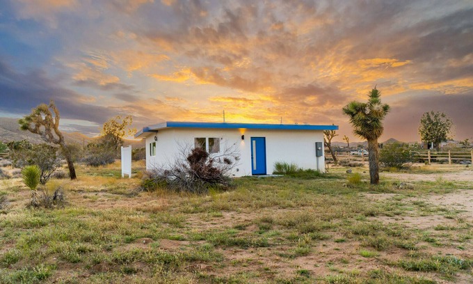 Yucca Valley House | *NEW* Sandtorini - Stargazing - Views - Fast Wi-fi